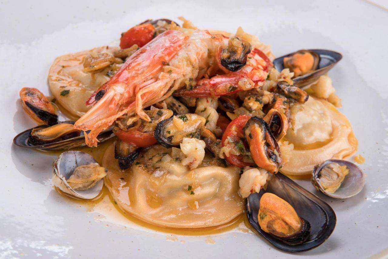 Hotel Ristorante Toscana Alassio Exterior photo